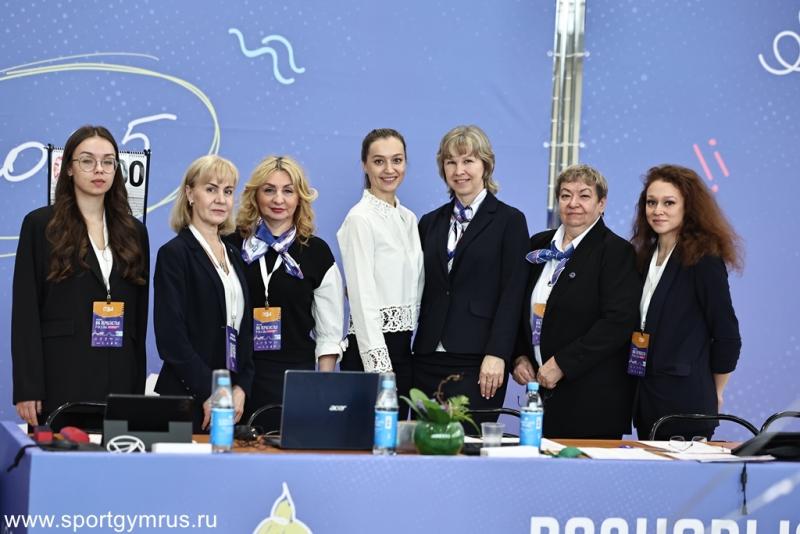 Обязательная программа. Девушки