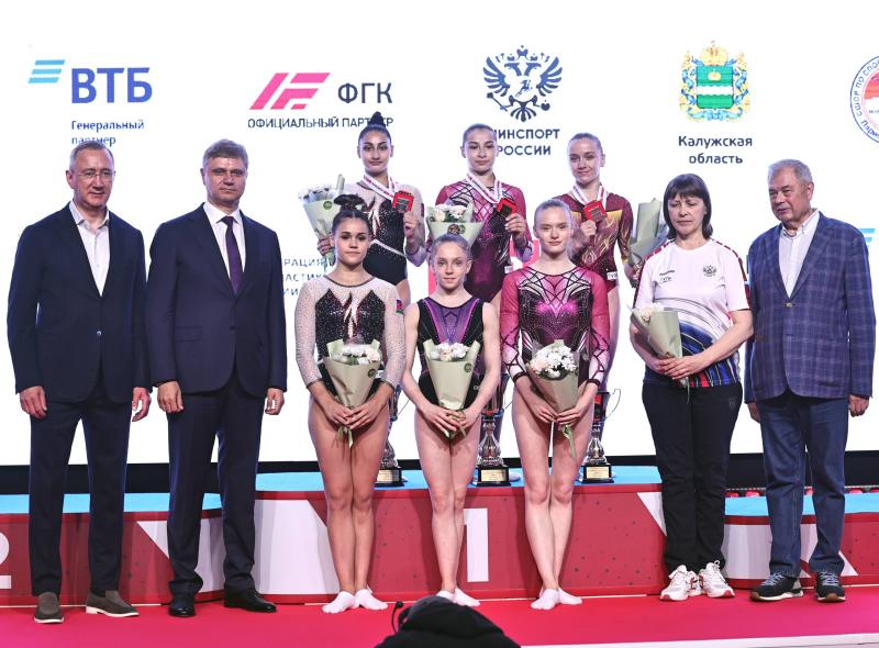 ​Арсений Духно и Анна Калмыкова стали чемпионами России по спортивной гимнастике