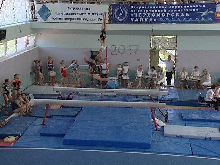 В СО­ЧИ СТАР­ТО­ВА­ЛИ ВСЕ­РОС­СИЙ­СКИЕ СО­РЕВ­НО­ВА­НИЯ ПО СПОР­ТИВНОЙ ГИМ­НАСТИ­КЕ 