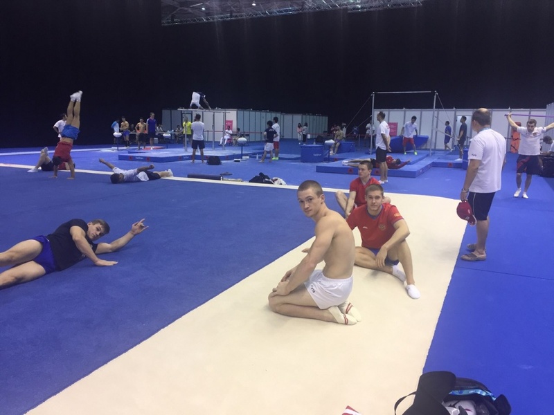 Гимнасты опробовали спортивные снаряды Универсиады