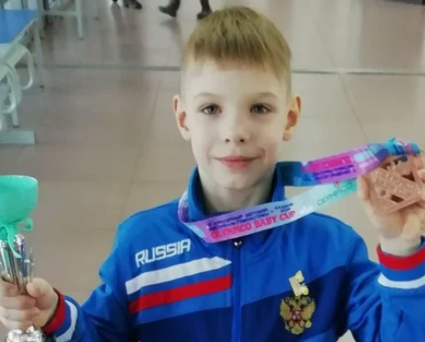 История восьмилетнего гимнаста из Верхней Пышмы, побившего рекорд России по отжиманиям